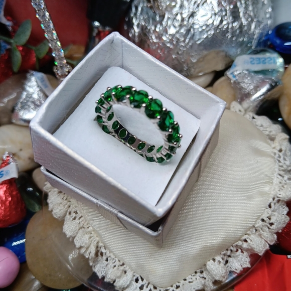 Barzel 18kt White Gold Pltd Green Emerald Eternity Band Size 8 - Picture 7 of 9